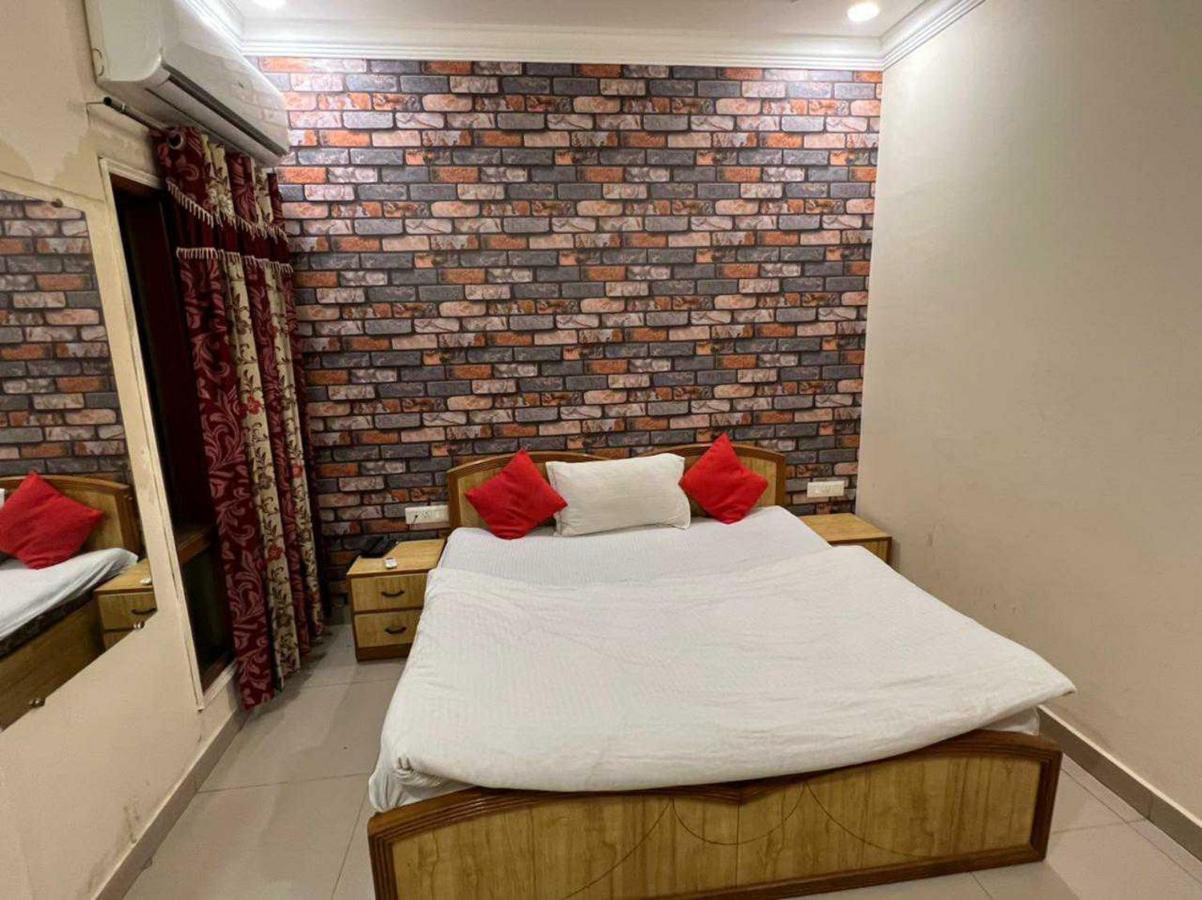 Hotel Anand Amritsar Eksteriør billede
