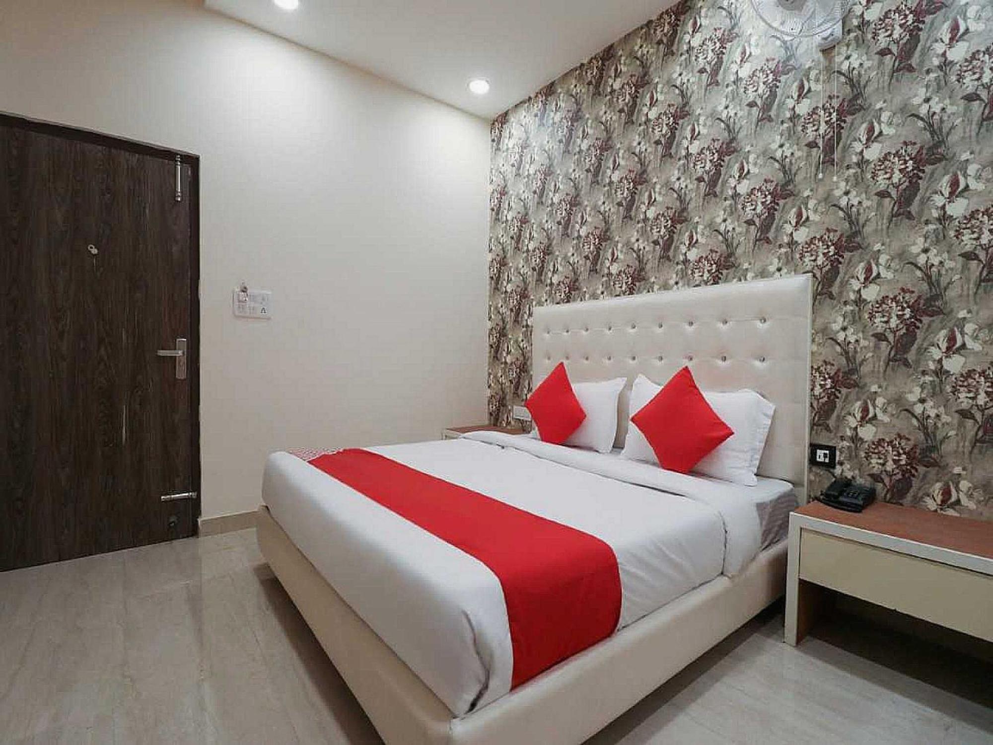 Hotel Anand Amritsar Eksteriør billede